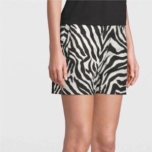 Smooth Stretch Zebra Stripe Mid-Rise 5-Inch Shorts Size 14 ( NWOT)